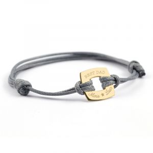 Bracelet personnalisé cordon homme médaille gravée plaqué or cible carrée 18x18 mm